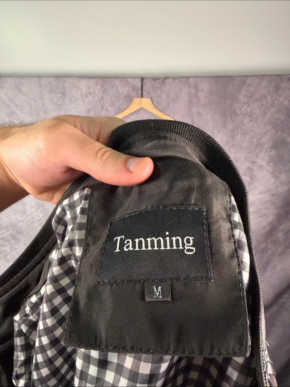 Tanmimg Black Quilted-Sleeve Bomber Jacket